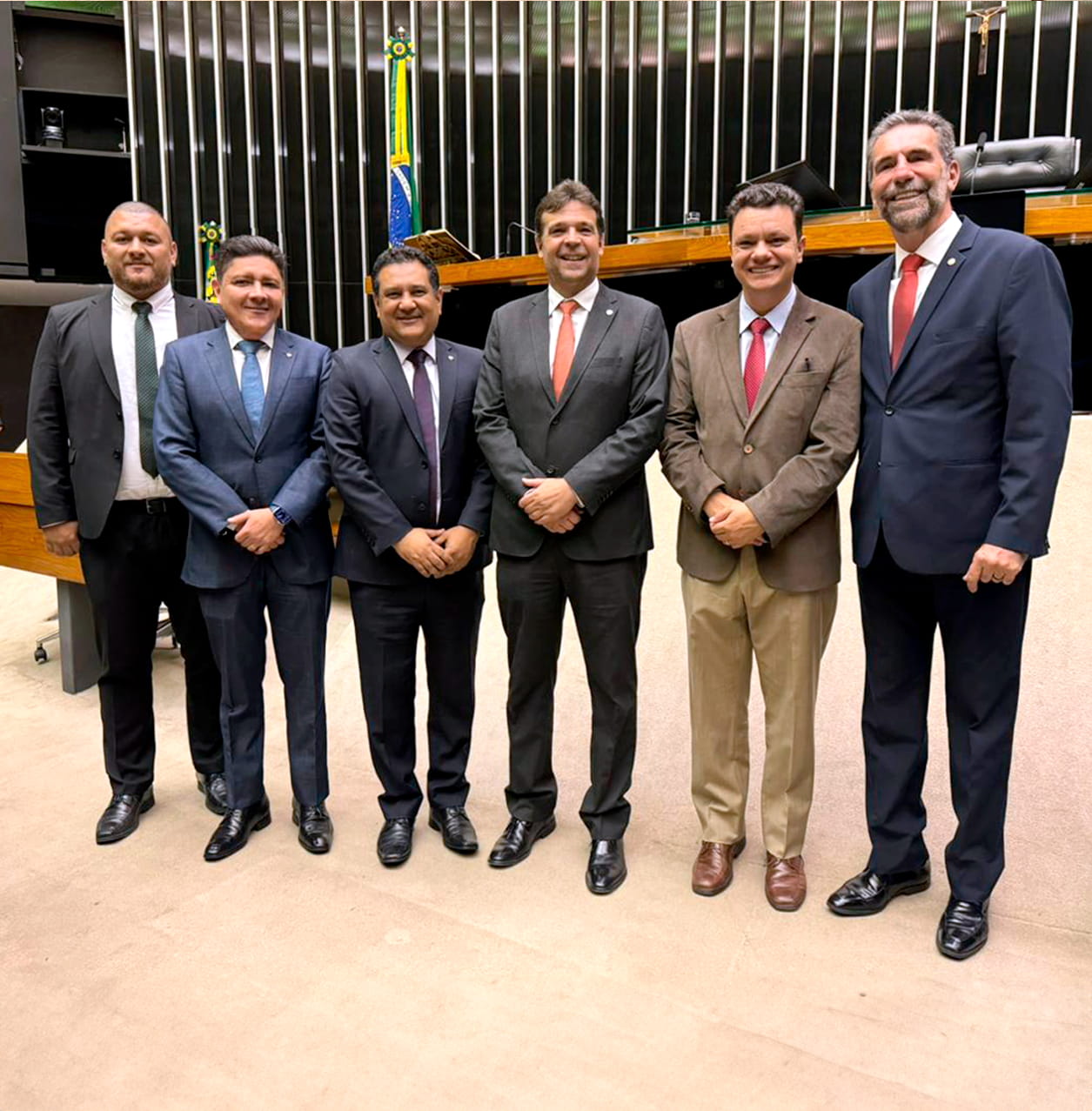 Você está visualizando atualmente Presidente da ENBPar destaca “desafio e orgulho” nos 50 anos de Itaipu