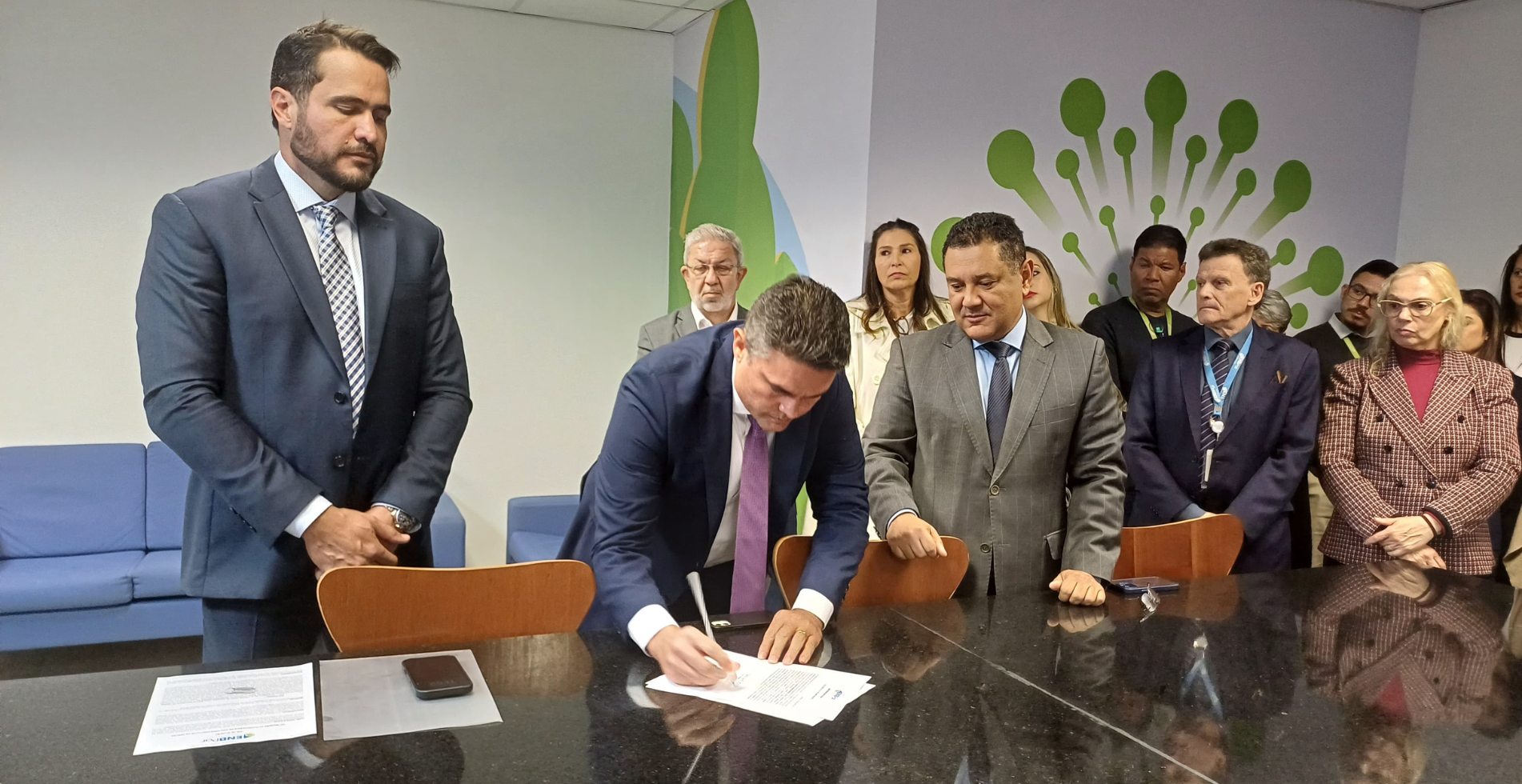 Leia mais sobre o artigo Novo diretor-presidente da ENBPar, Marlos Costa de Andrade, toma posse