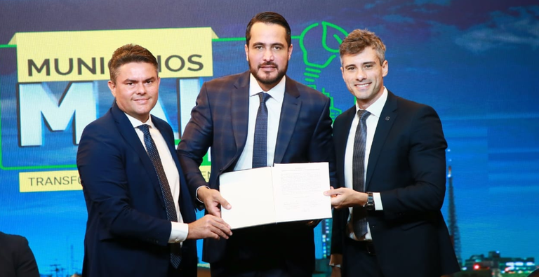 Leia mais sobre o artigo ENBPar e MME anunciam mais de R$ 150 milhões para modernização da iluminação pública em municípios